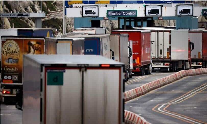 Exporturile din Marea Britanie în UE au scăzut cu 68% de la tranzacția comercială Brexit, spun transportatorii