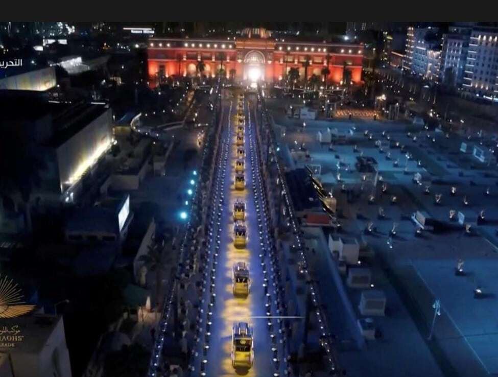 Mumiile egiptene au defilat prin Cairo în drumul spre noul muzeu