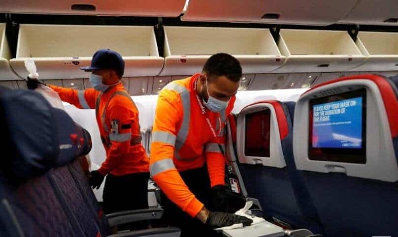 Delta va opri blocarea locurilor din mijloc în avioane, CEO-ul se pronunță asupra proiectului de lege al Georgiei