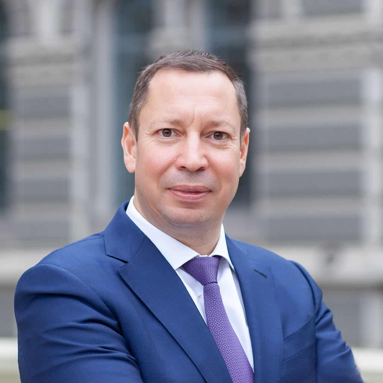 Guvernatorul Băncii Naţionale a Ucrainei, Kyrylo Shevchenko, şi-a prezentat scrisoarea de demisie preşedintelui