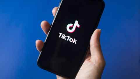 TikTok se confruntă cu o potențială interdicție în SUA dacă proprietarii chinezi nu vând participația