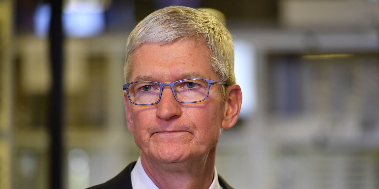 Tim Cook CEO ul Apple explica de ce consumatorii ar dori