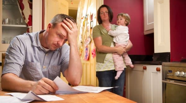 Ce trebie să facă un român care a primit o factură de regularizare pe trei ani la energia electrică?