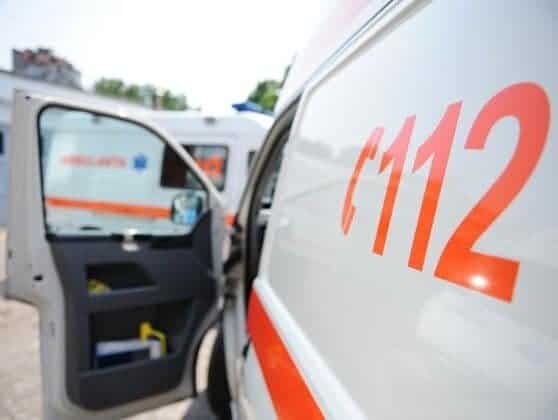 Sibiu:Un mort și trei răniți, între care o fată de 14 ani,după ce remorca unui tractor s-a răsturnat