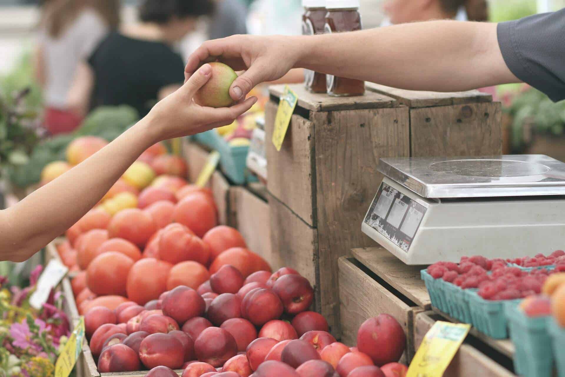 Diferența dintre piață și supermarket. Care variantă este mai ieftină și mai bună