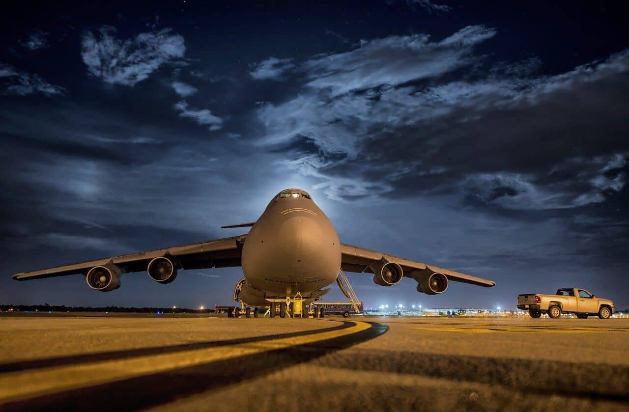 Ce spun aeroporturilor din Europa, cu privire la regulile care impun avioanelor să zboare goale