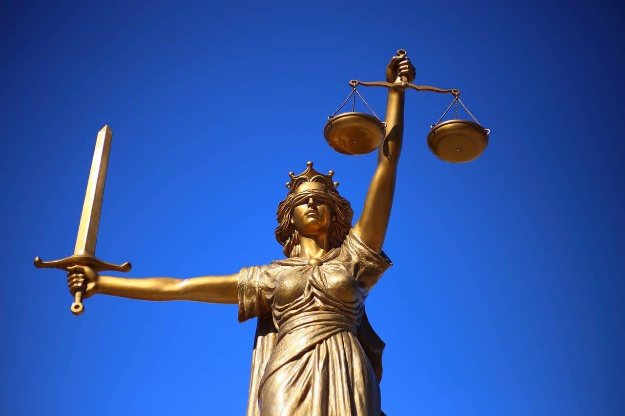3 Motive pentru care ar trebui să angajezi un avocat să te reprezinte