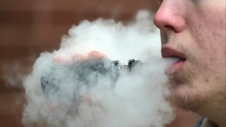 Marea Britanie va limita produsele de vape destinate adolescenților