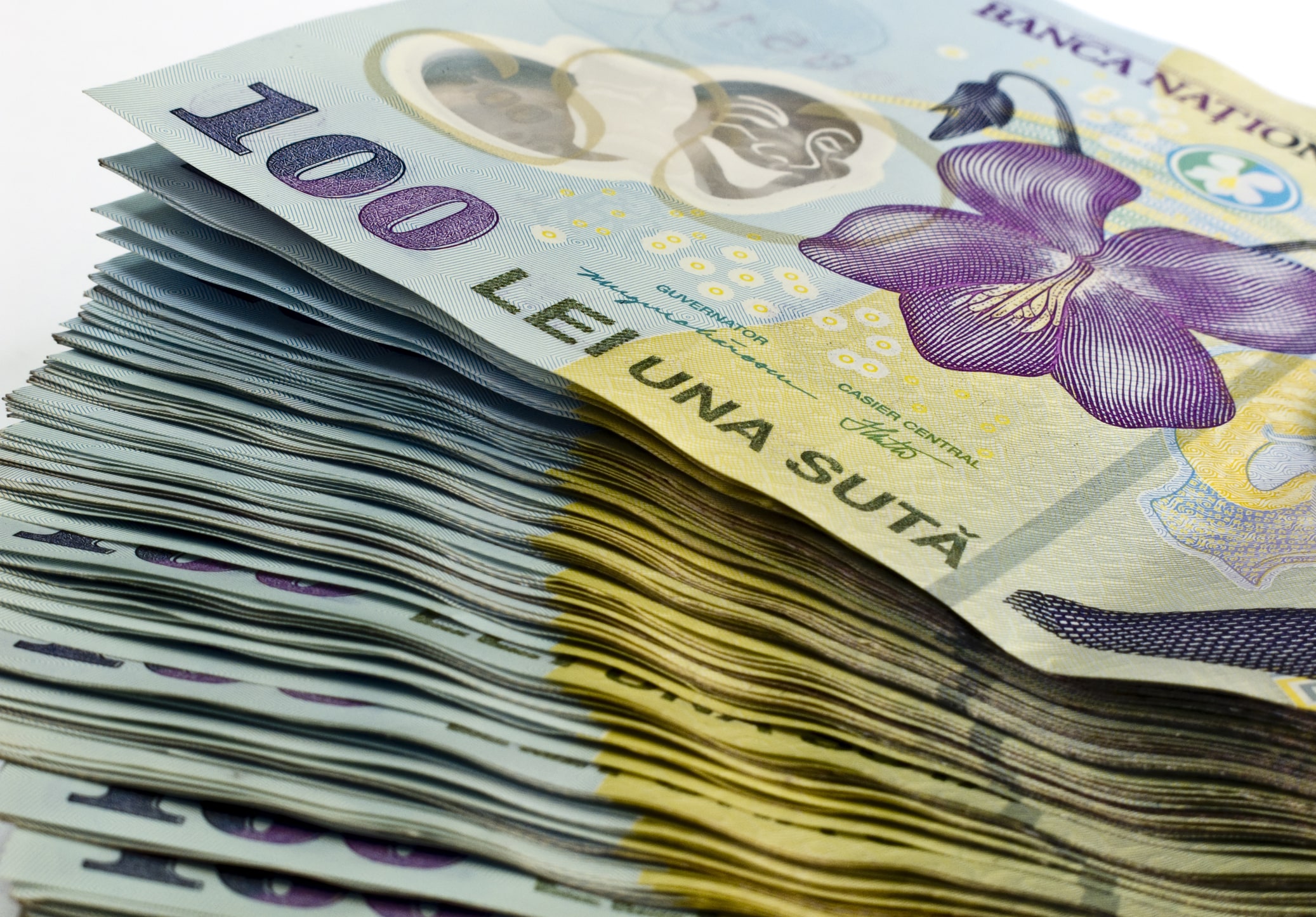 În România, se dau peste 4.500 de lei de persoană!