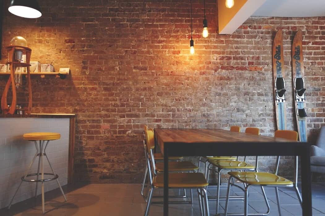 Cum poţi obţine un decor modern folosind ţevi metalice