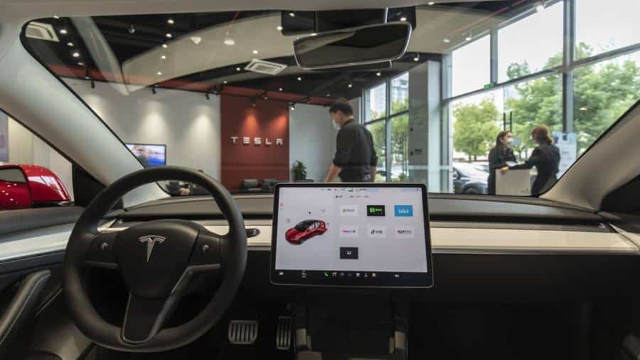 Tesla își mărește investițiile în China cu planuri pentru fabrica de baterii din Shanghai