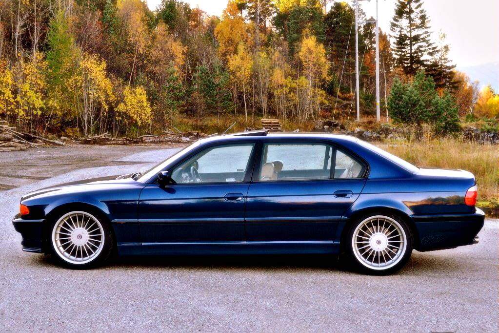 BMW vrea să-şi dubleze, anul viitor, vânzările de maşini de lux