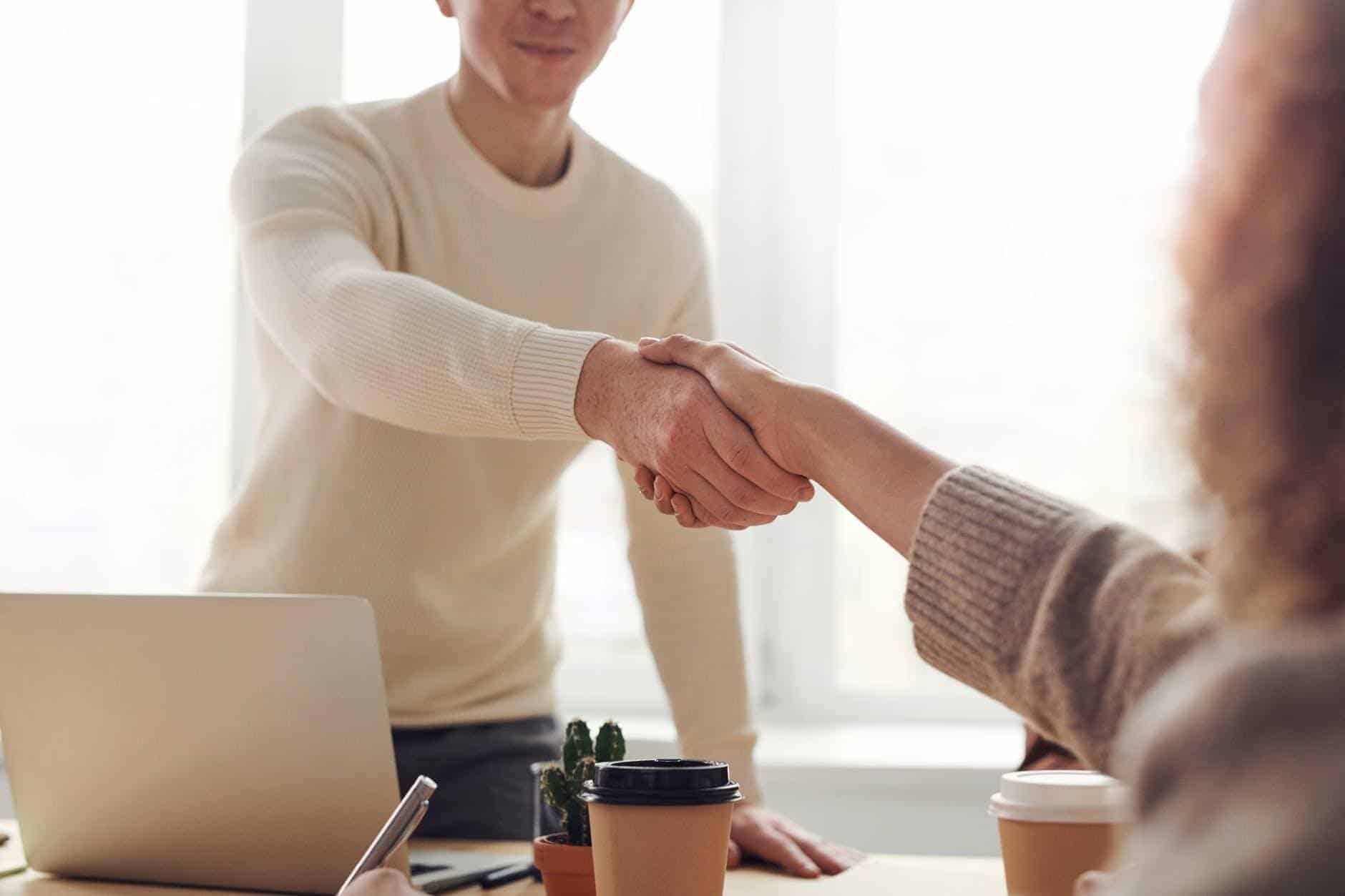 Finanțează-ți afacerea personalizat, printr-un credit pentru firme de la Patria Bank