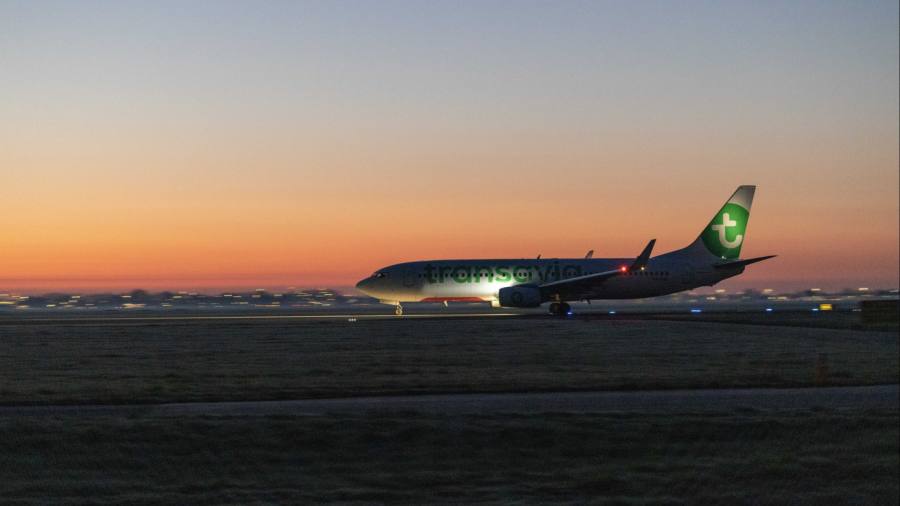 Un tribunal olandez blochează reducerea zborurilor pe aeroportul Schiphol