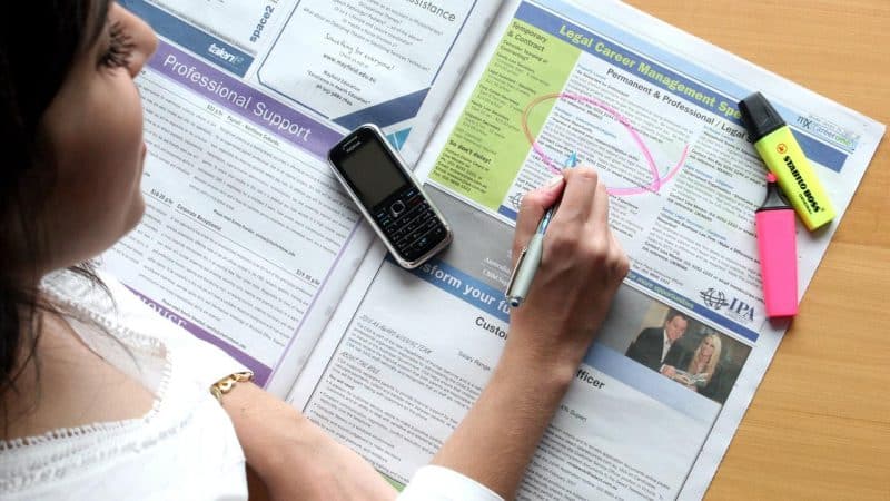 Ce contează mai mult, CV-ul sau ”pilele” în căutarea unui loc de muncă?