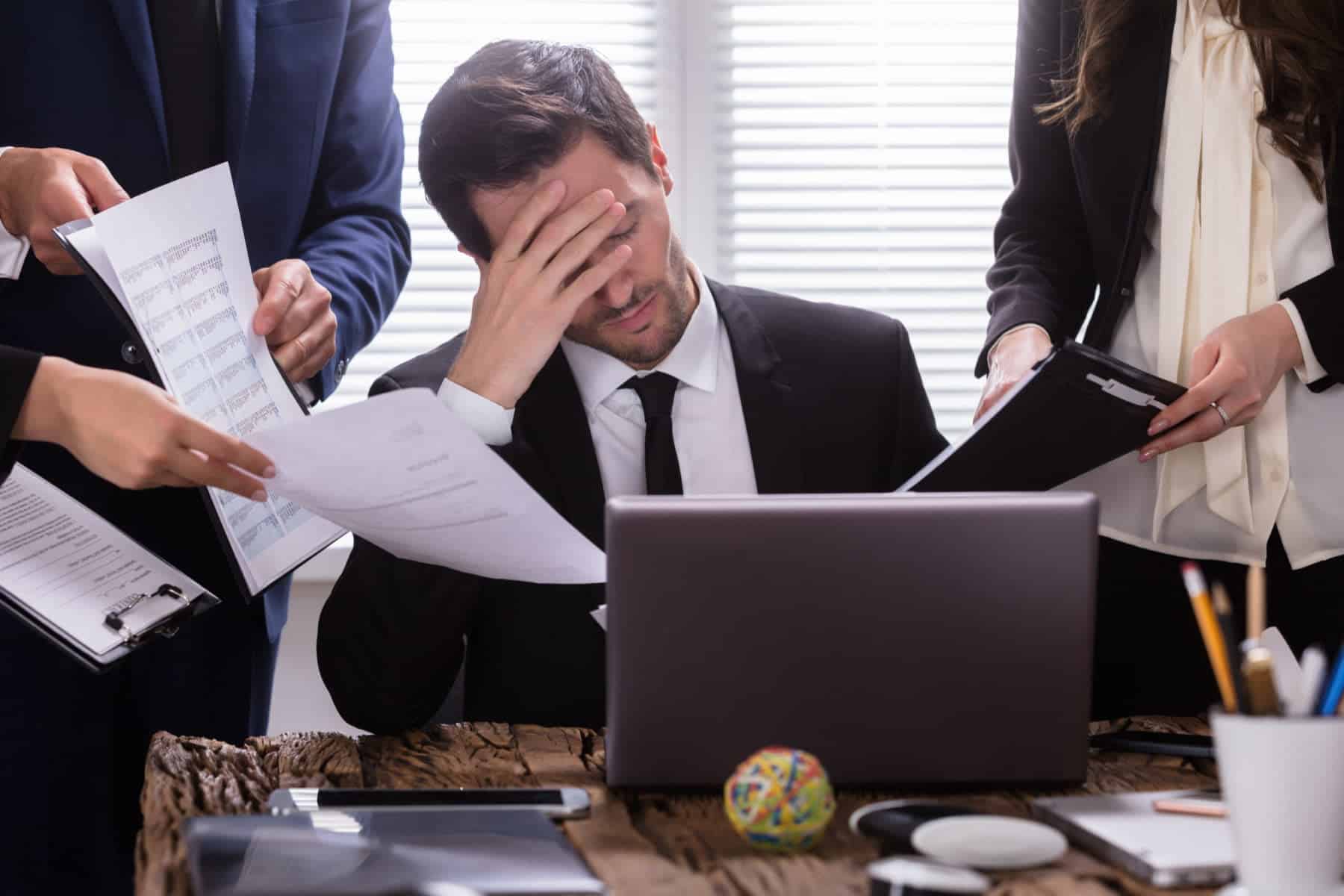 În România, mass-media trebuie să intervină pentru a preveni urmările grave ale anxientăţii în business, pe termen lung
