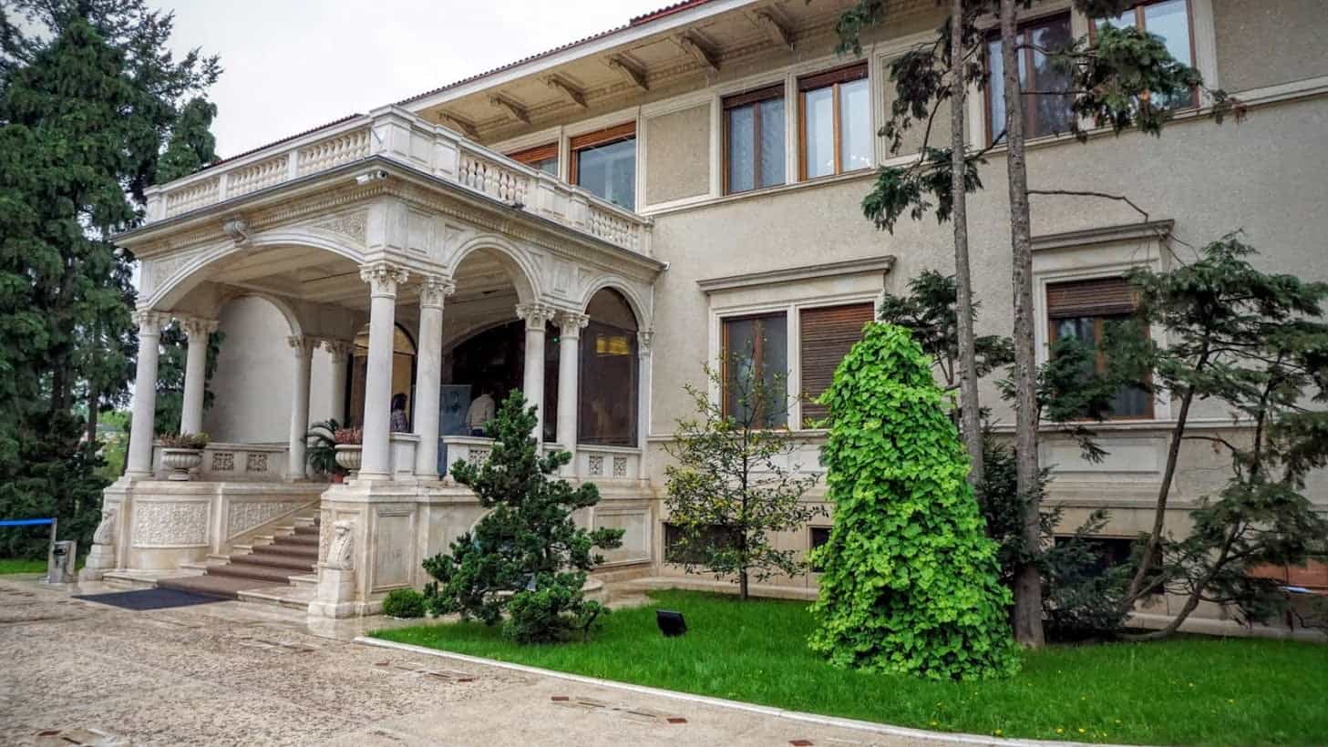 Singura reședință privată din București care are adăpost antiatomic, antichimic, anti orice