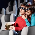 cinema cuplu tineri shutterstock