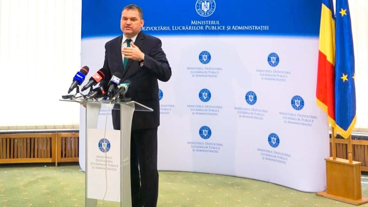 Ministrul Dezvoltării, Lucrărilor Publice şi Administraţiei, Cseke Attila, a semnat patru contracte noi