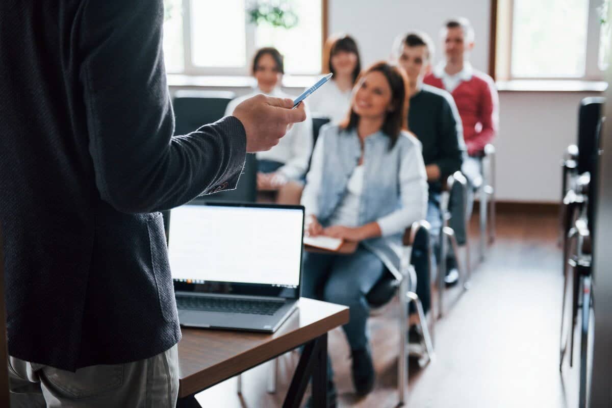 Cum te ajuta un curs de dezvoltare personala din Bucuresti in cariera?