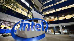 Gigantul american Intel vrea să cumpere producătorul de cipuri GlobalFoundries pentru 30 de miliarde de dolari