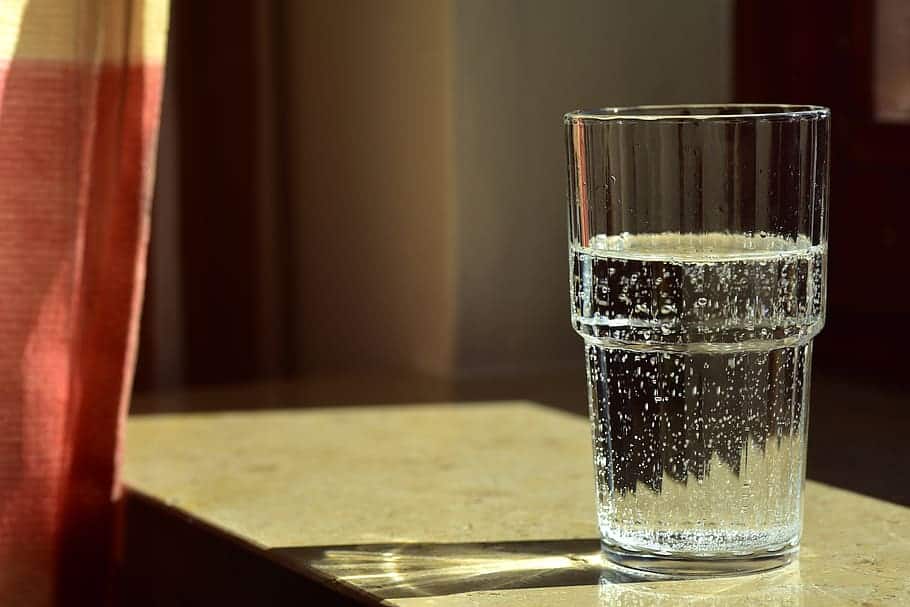 Cât merită să investești într-un dozator de apă: 400 de lei sau 4.000 de lei?