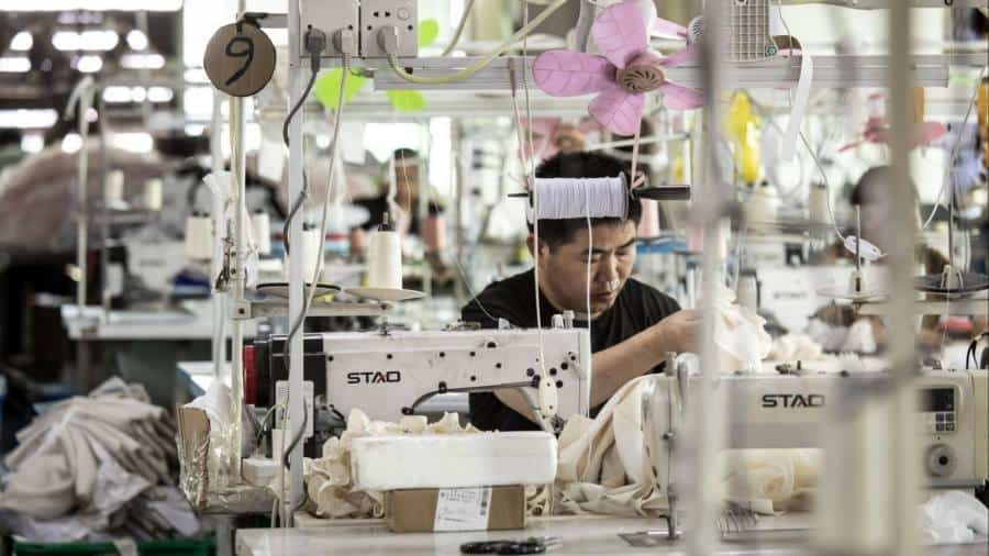Fabricile chinezești lansează o ofensivă de farmec pentru cumpărători după izolarea Covid