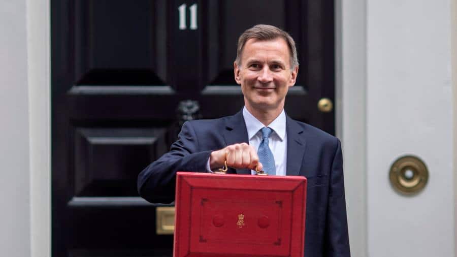 Bugetul lui Jeremy Hunt oferă reduceri fiscale de 9 miliarde de lire sterline și spor surpriză la pensie