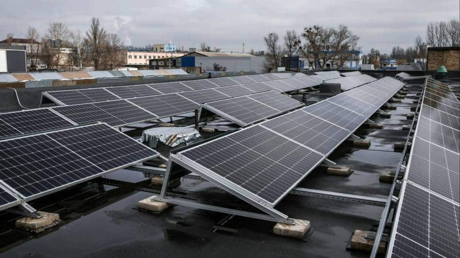 Brookfield cumpără participația KKR în compania solară spaniolă