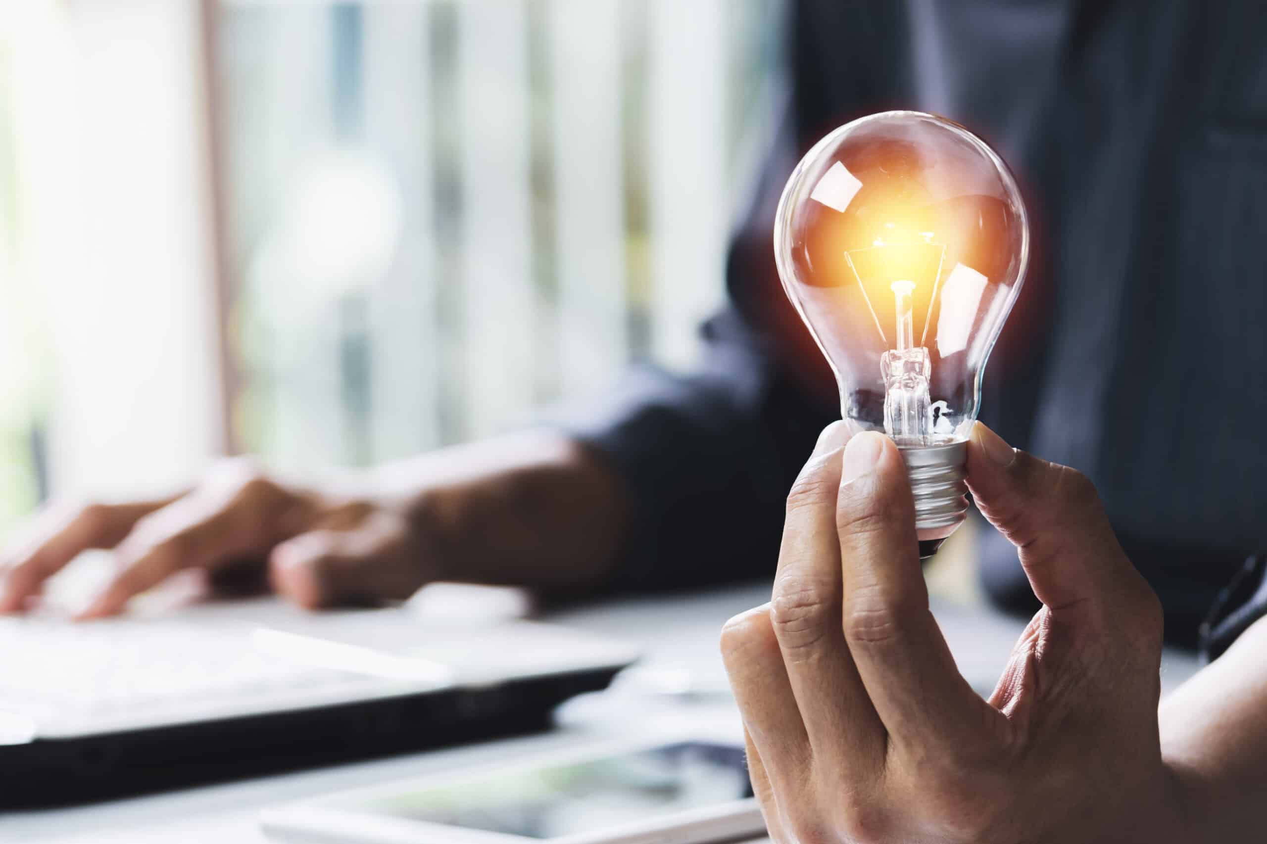 Energia electrică s-ar putea scumpi din nou!