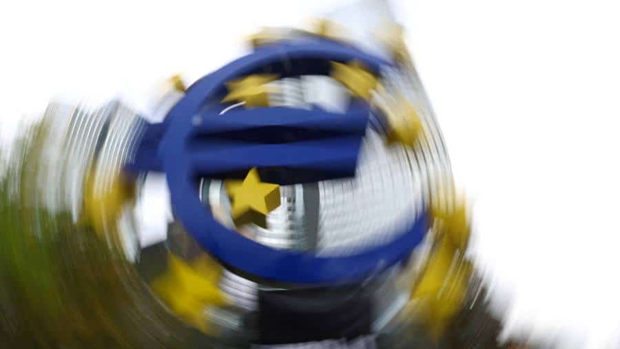 BCE anulează dividendele după ce creșterea ratelor dobânzilor șterge profiturile