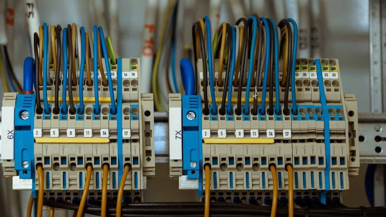 Ce conductori electrici se utilizează pentru realizarea sistemului electric din locuință?