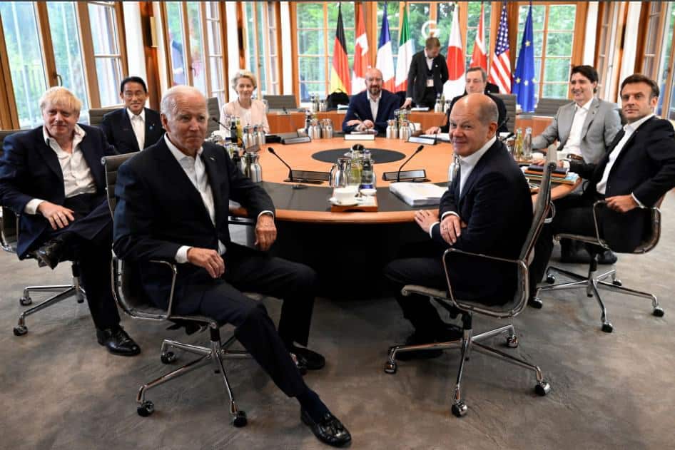 Liderii G7 sunt de acord să exploreze plafonarea prețului petrolului rusesc