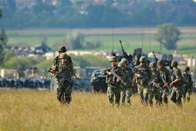NATO continuă exerciţiile militare în mai multe locații din Europa, neavând legătură cu acest război