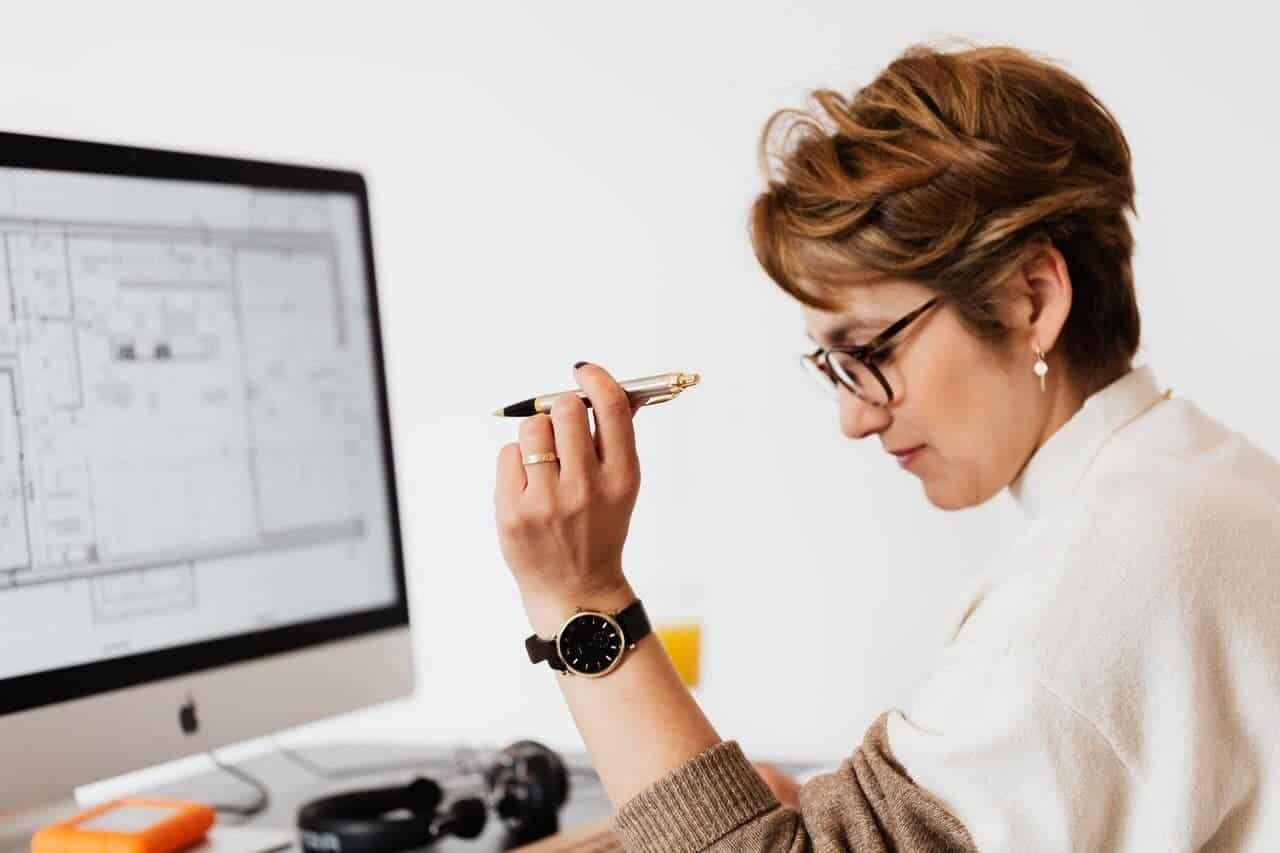 Cum se pot optimiza costurile unei companii prin soluții inteligente de IT?