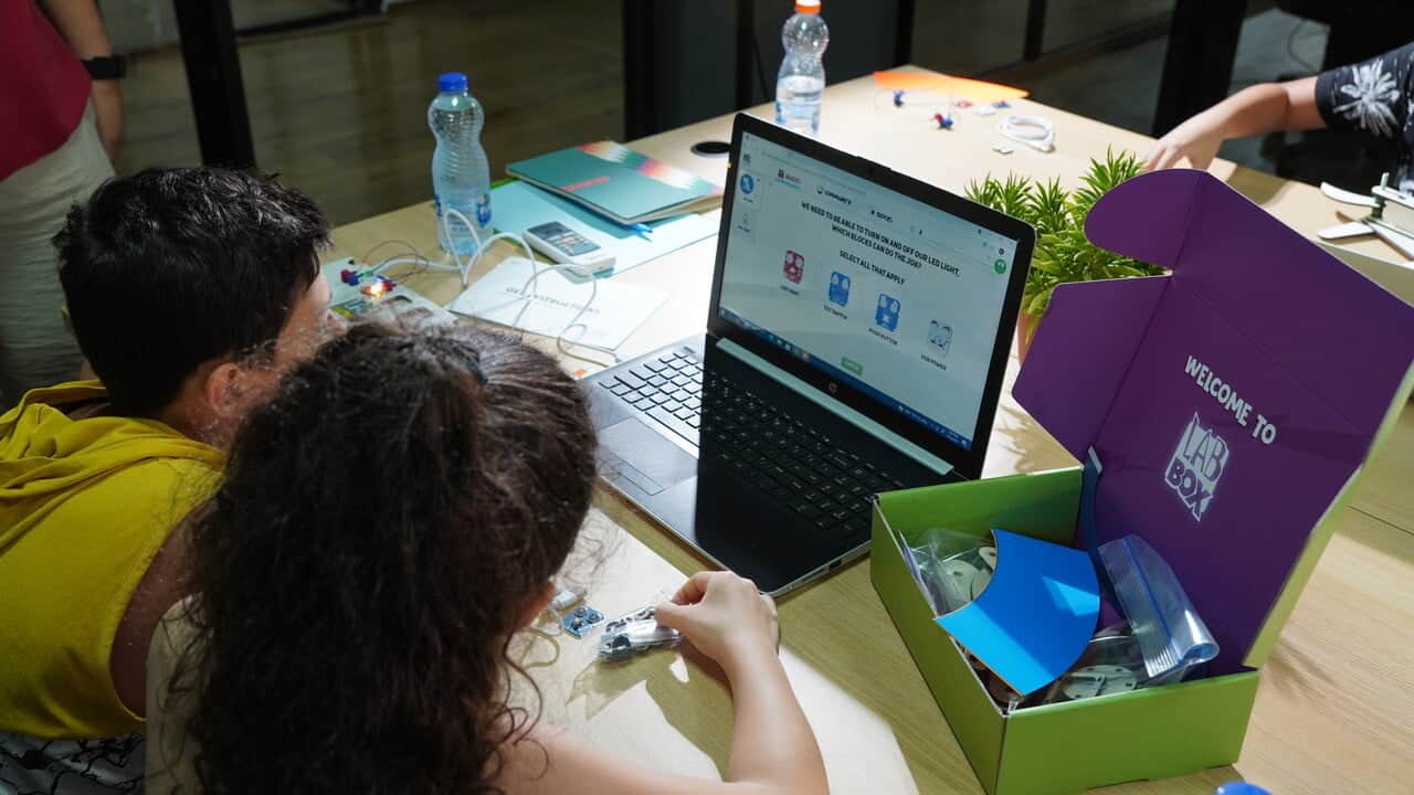 Labbox, producător de kituri electronice prin care copiii pot învăța științe, tehnologie, inginerie și matematică (STEM), targetează 200.000 de euro pe SeedBlink