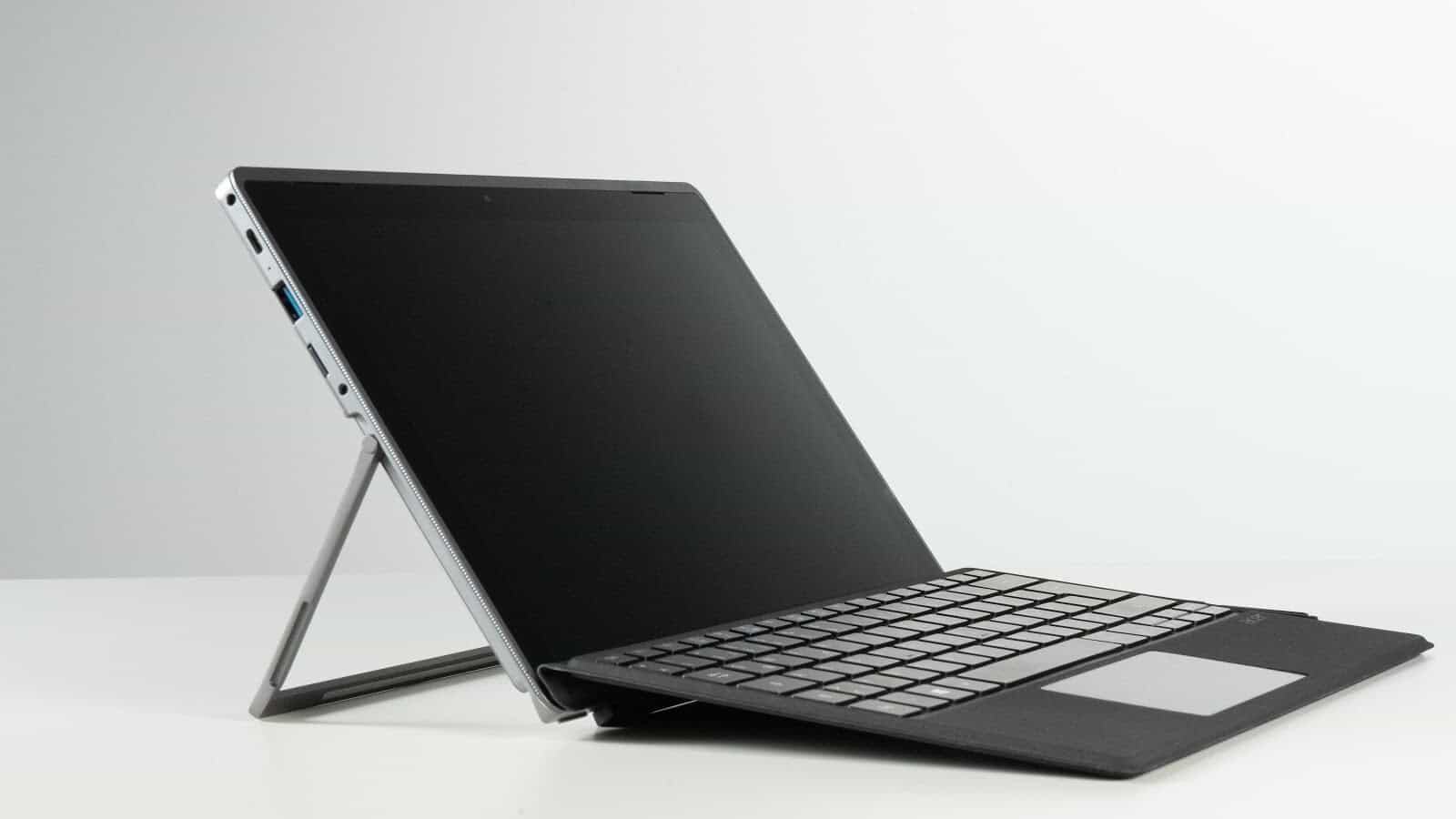 9 avantaje ale unui laptop 2-în-1