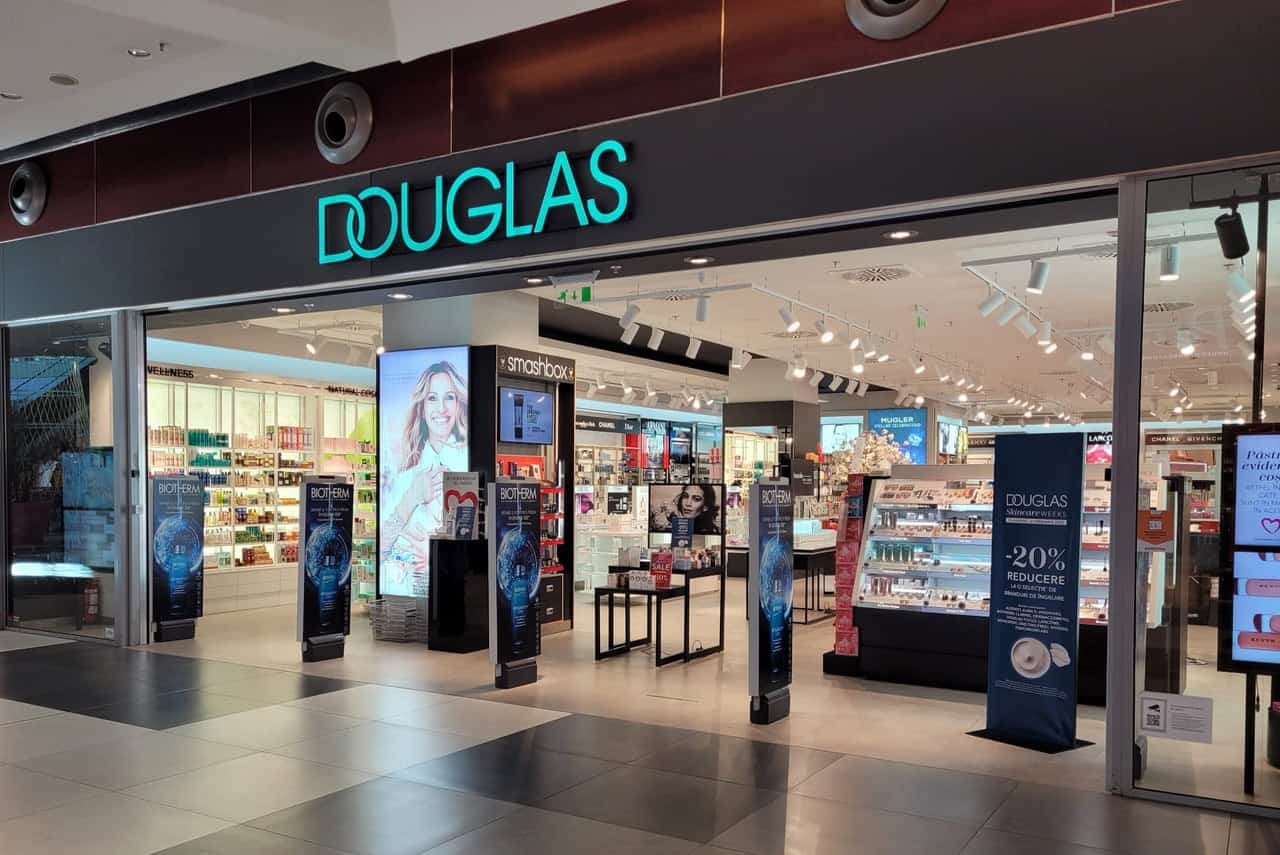Compania Douglas deschide trei magazine noi in Romania