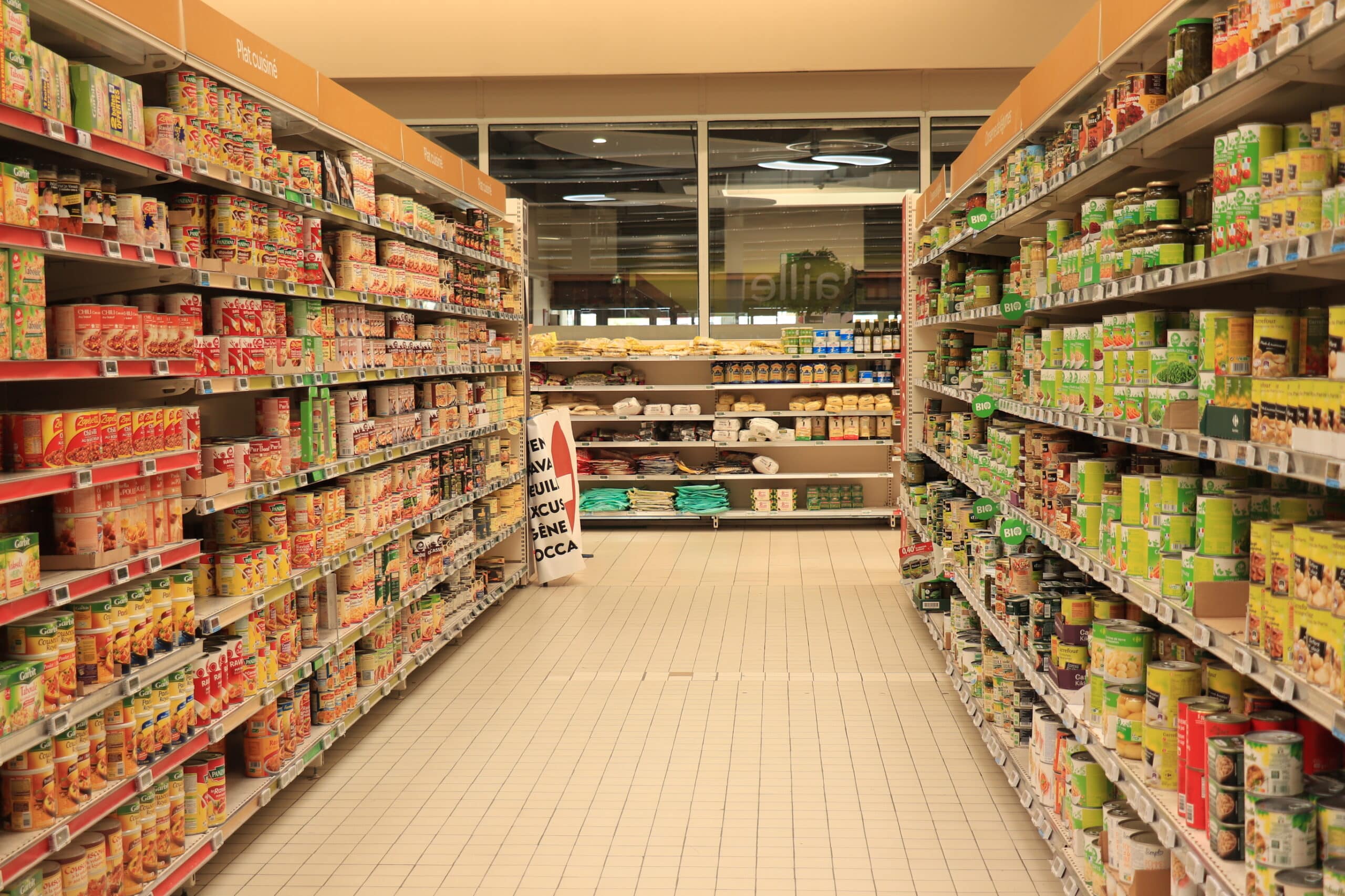 În prezent, oamenii din Franţa nu-și mai permit nici alimentele esențiale vieţii