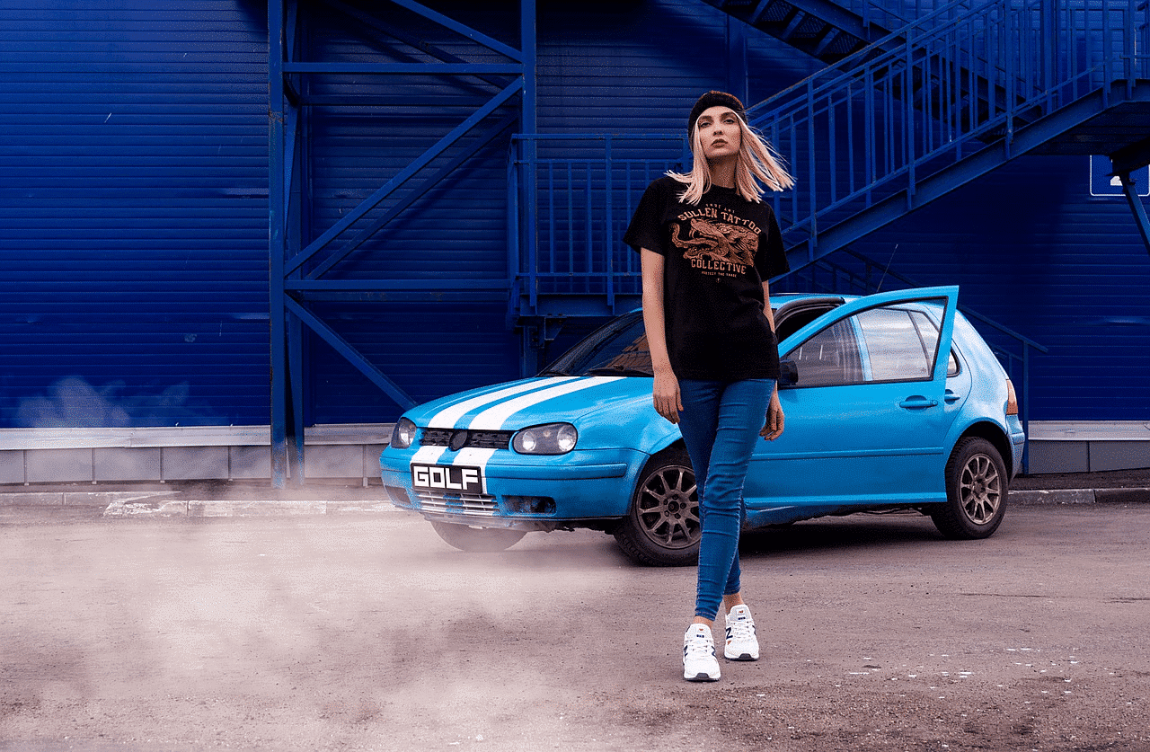 3 moduri în care poți purta pantofii sport