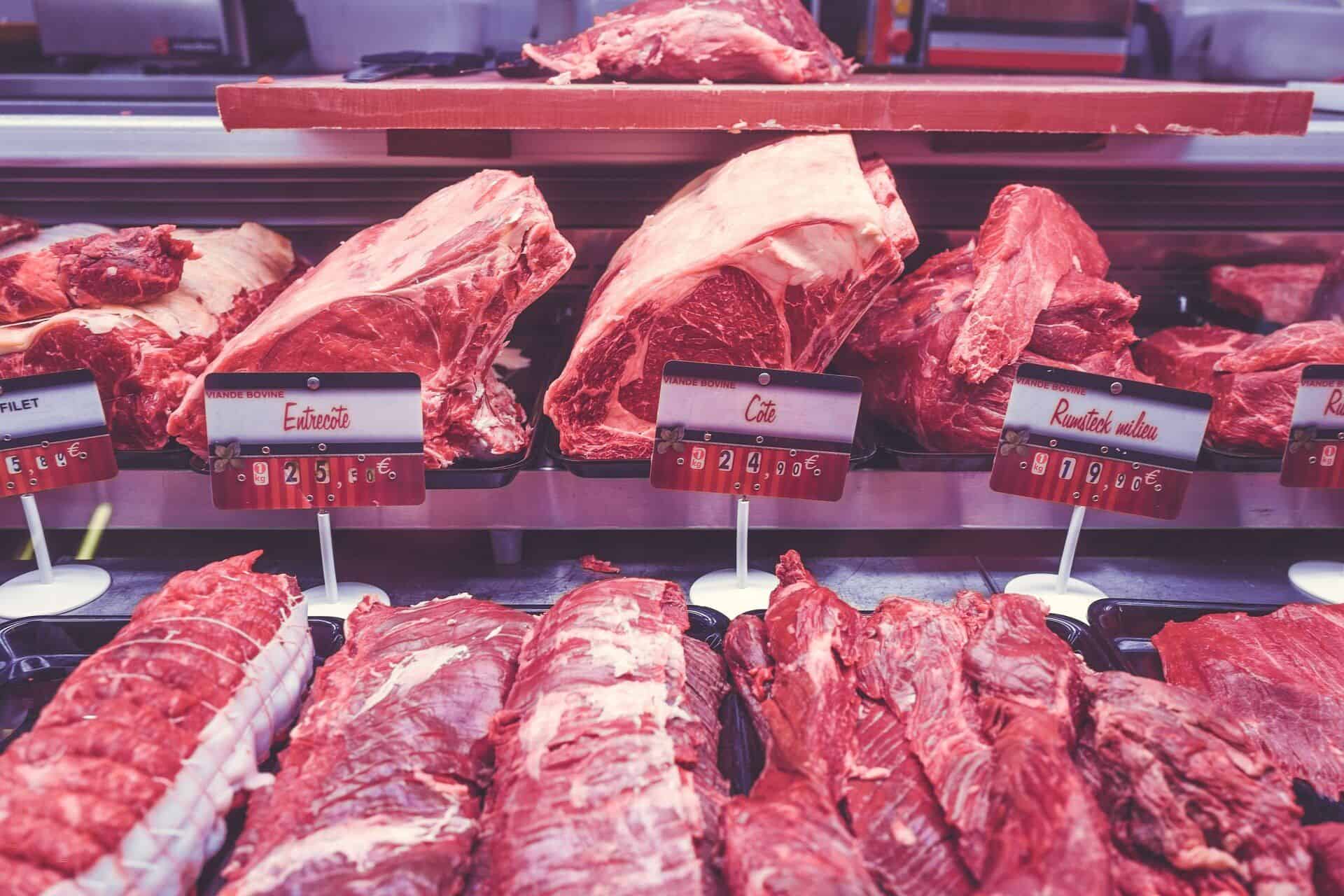 Producătorii de carne cer măsuri urgente Guvernului! 70% din necesar va fi importat!