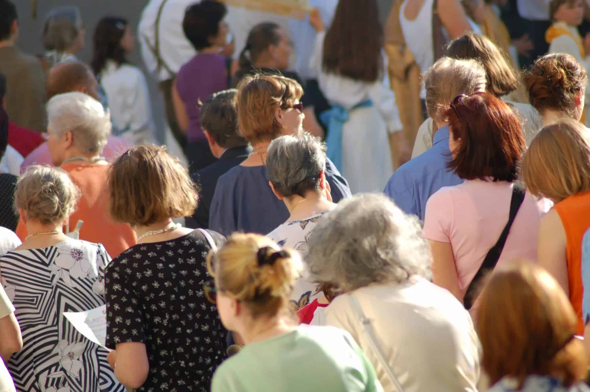 Instituţiile statului şi economia sunt atât de politizate încât se poate ajunge la colaps