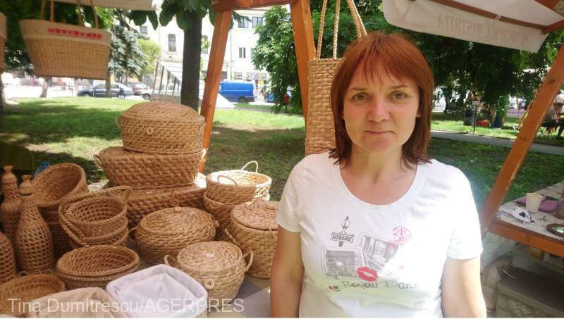MESERII UITATE: Împletitoarea de papură de la Tonciu