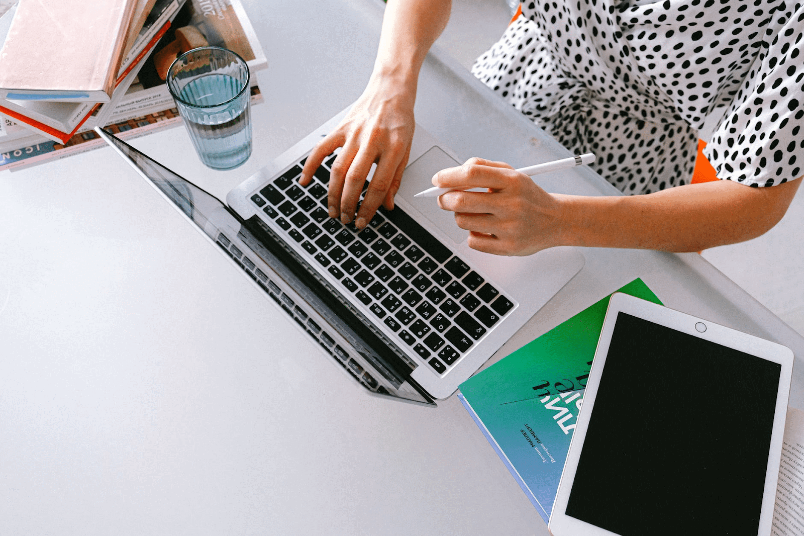 Laptop sau ultrabook: cum alegi dispozitivul potrivit pentru proiectele tale?