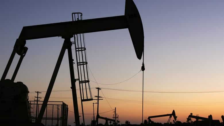 Petrolul tranzacționat în SUA a început anul la 75,69 dolari/baril, și a închis la 77,94 dolari pe baril