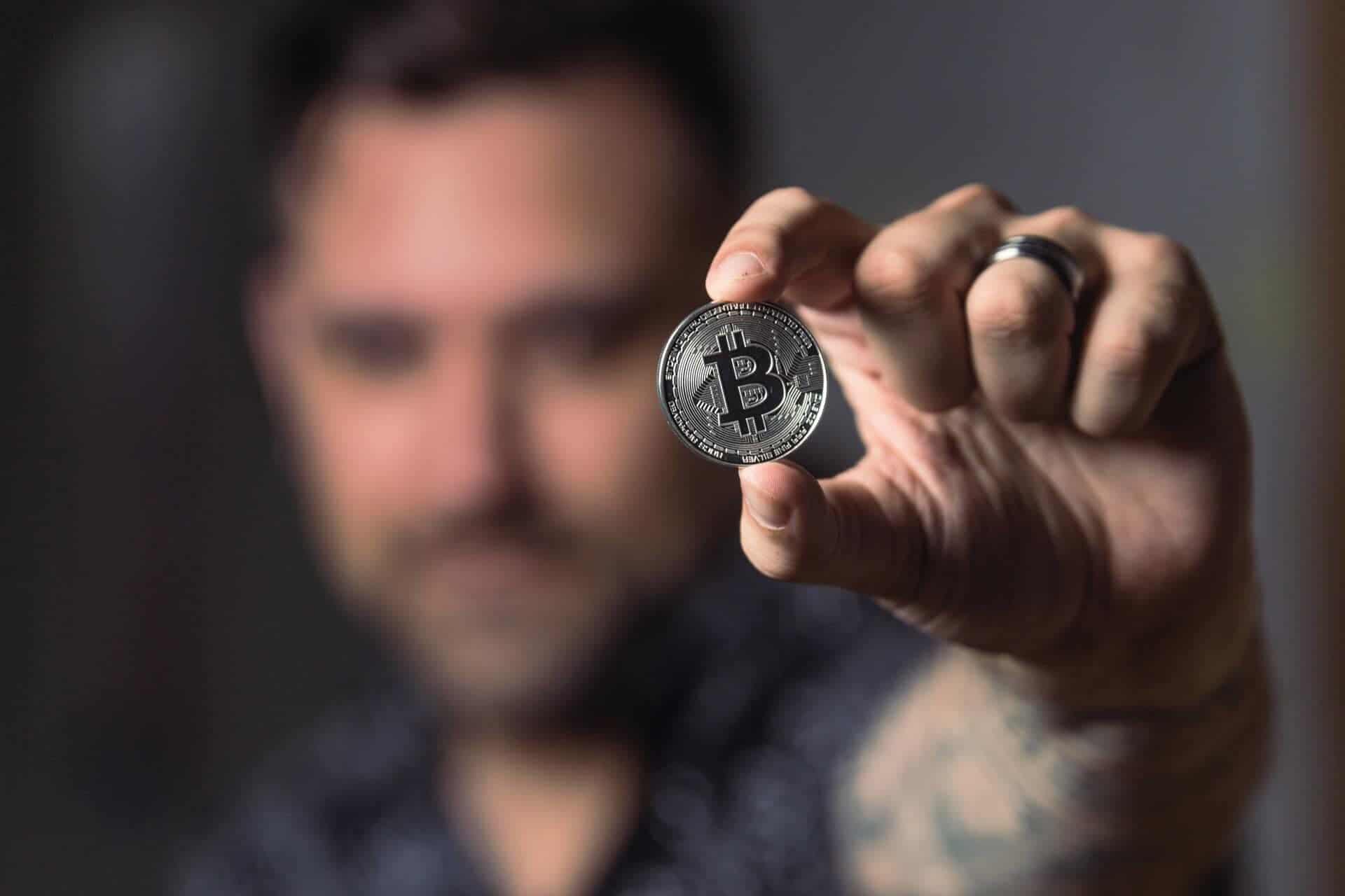 Riscurile si beneficiile tranzactionarii criptomonedelor