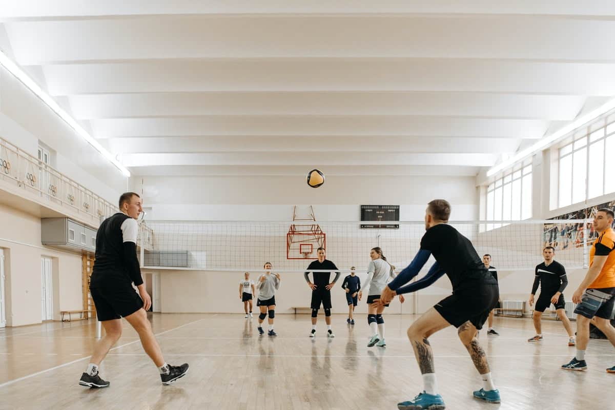 5 sporturi de echipă care se pot practica în team building