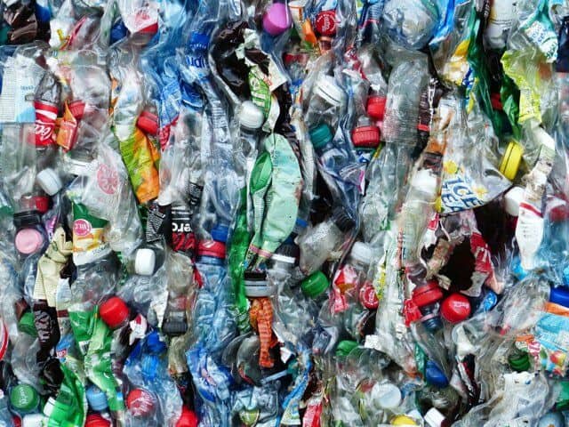 plastic bottles 115071 1920