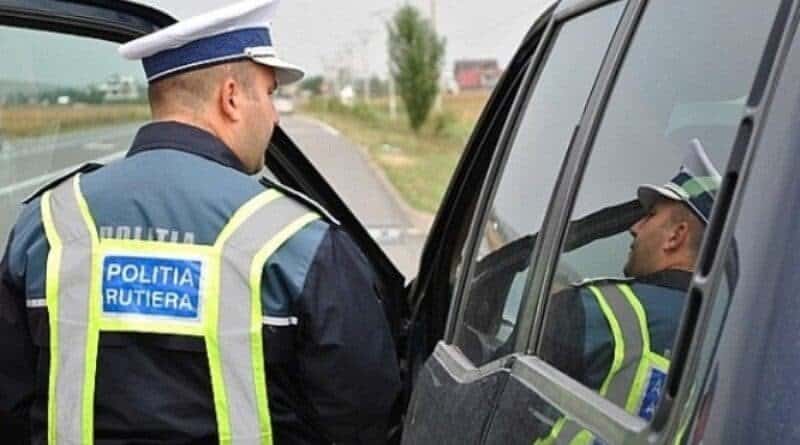 Maramureș: Bărbat cercetat după ce și-a bătut fratele, a dat foc la casă și a amenințat polițiștii