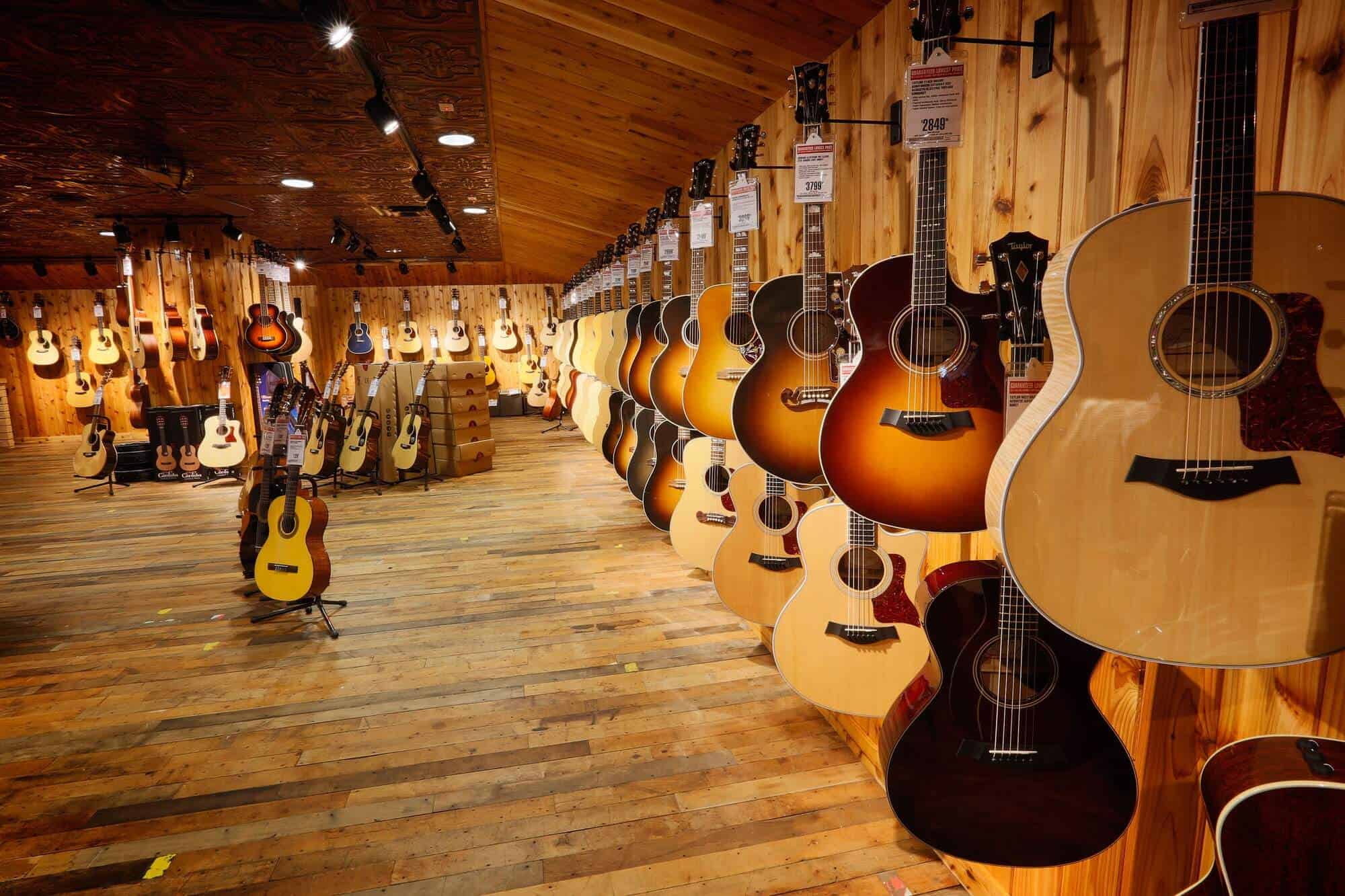 Retailerul american Guitar Center solicită falimentul